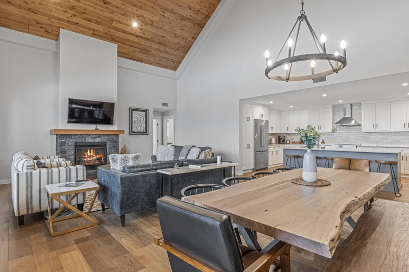 Vaulted wood ceiling and open dining space at Golden Eagle’s Nest